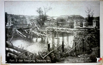Zachodni most na fosie Fortu II po wycofaniu się Rosjan z twierdzy