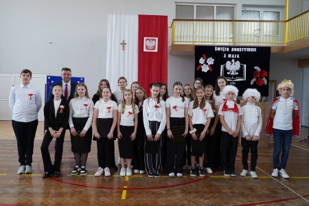 Uroczysty apel z okazji Święta Konstytucji 3 Maja