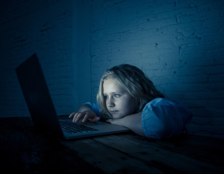''Dzieci w wirtualnej sieci'' oraz ''Nastolatki w wirtualnym tunelu''